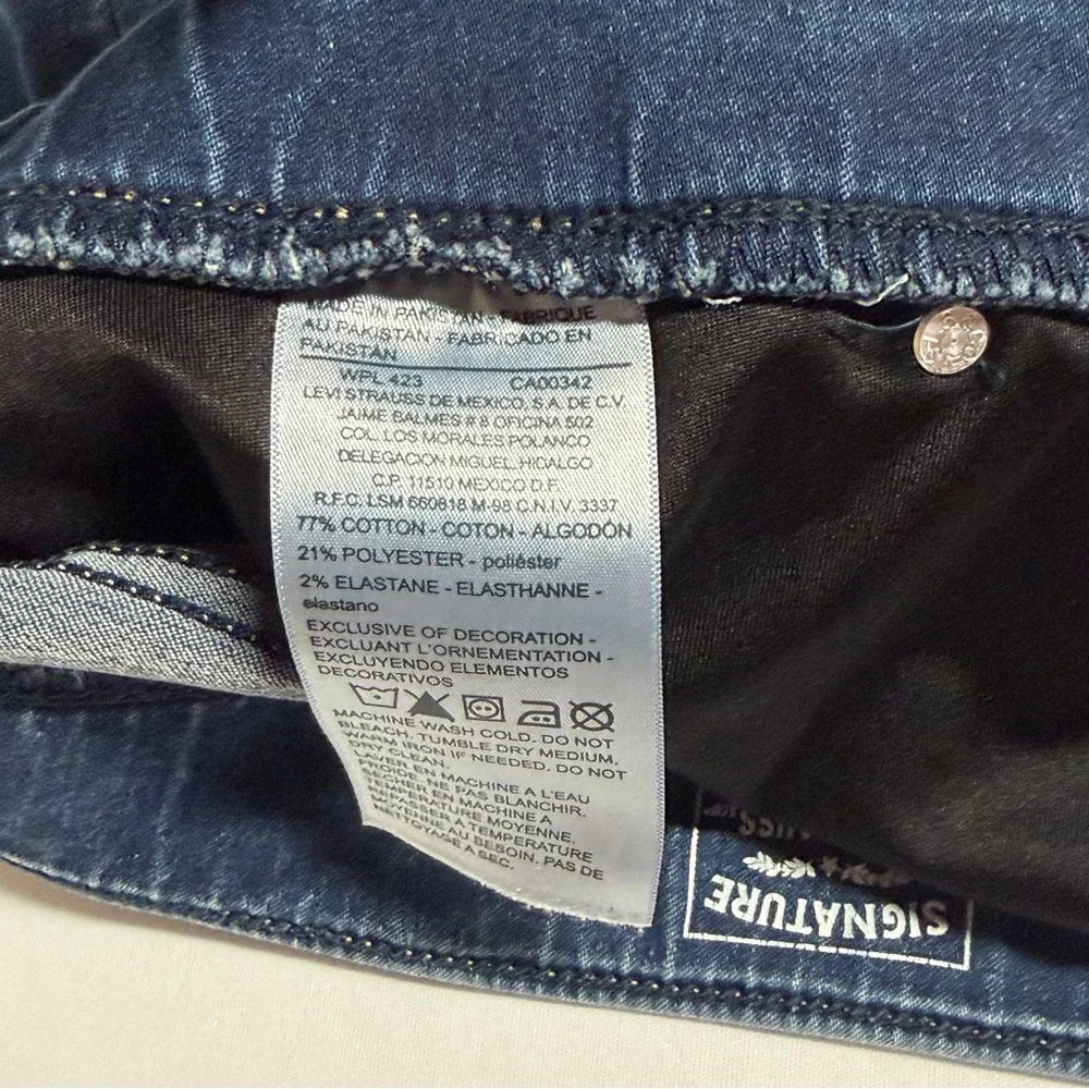 Levi’s Signature Gold Dark Blue Pull On-Skinny Jeans-Mid Rise-Shaping-Size 12L - Picture 7 of 14